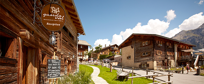 Hotel Guarda Val Sporz Verbringen Sie 3 Tage im einzigartigen Maiensässhotel Guarda Val in Sporz und profitieren Sie von bis zu 40% Preisnachlass.